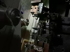 Vidéo de coulée sous pression en aluminium métallique