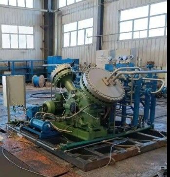 Compresseur à diaphragme pour gaz